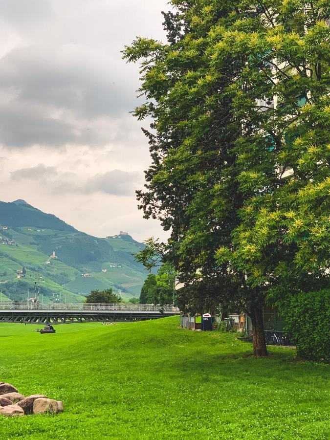 Cozy City Center Apartment Bolzano Luaran gambar