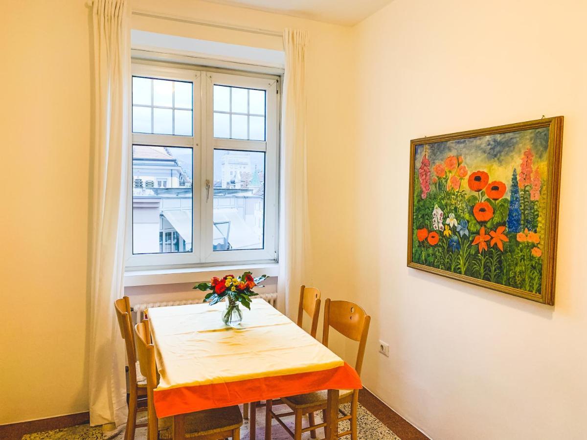 Cozy City Center Apartment Bolzano Luaran gambar