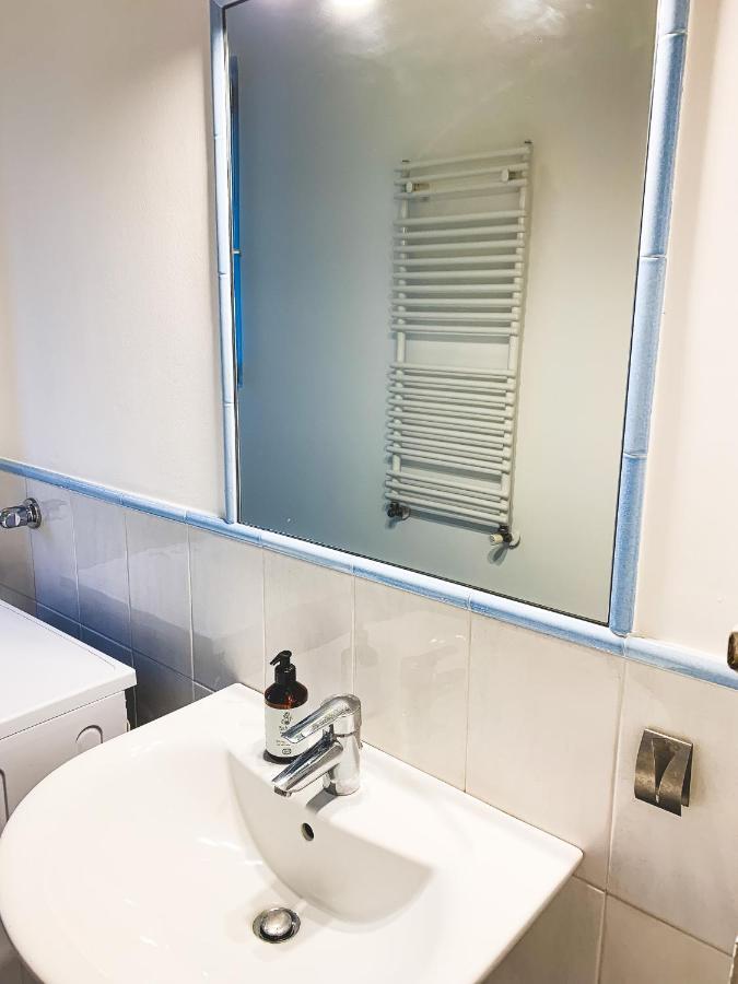 Cozy City Center Apartment Bolzano Luaran gambar
